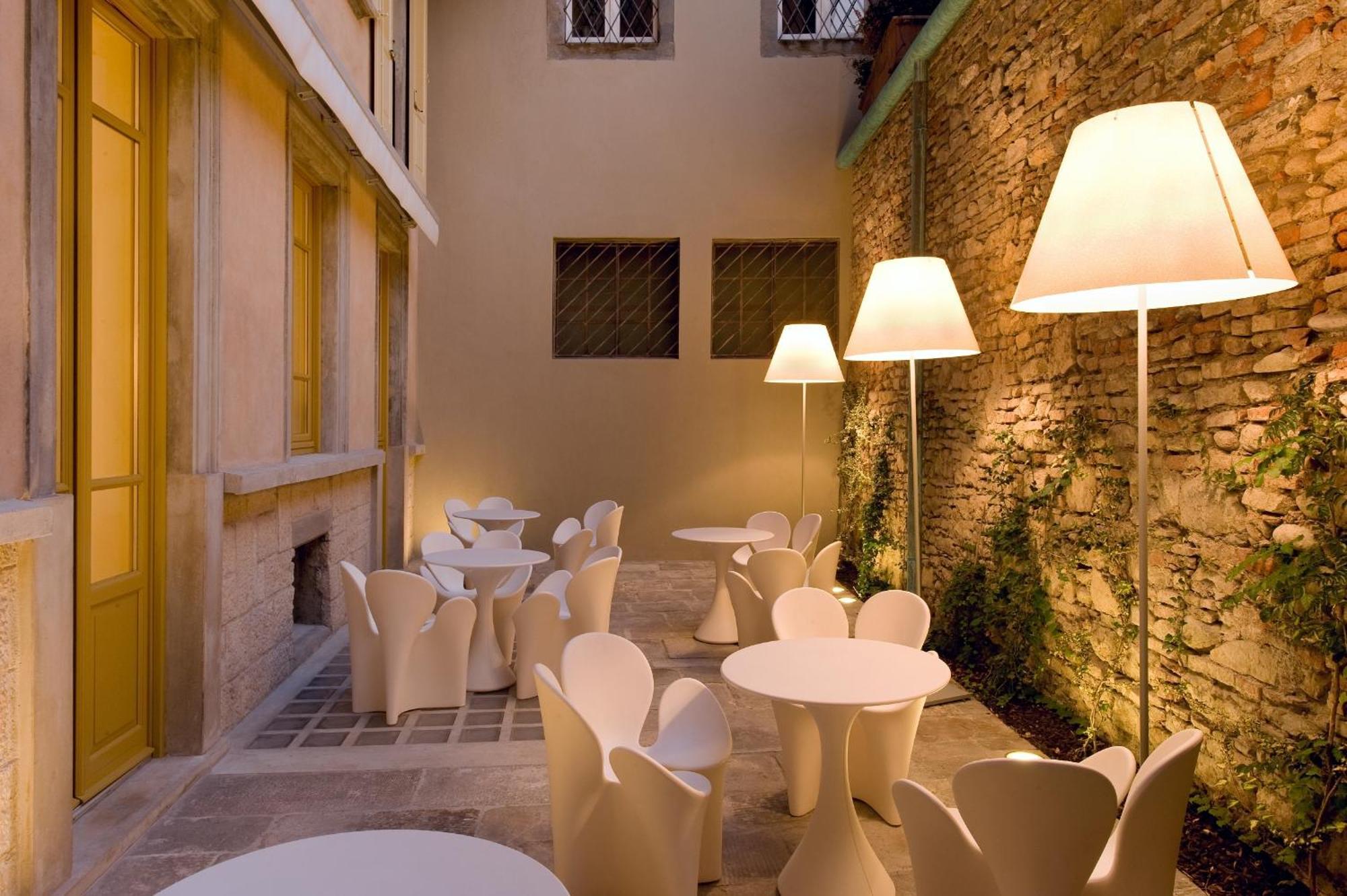 Petronilla - Hotel In Bergamo Exterior foto